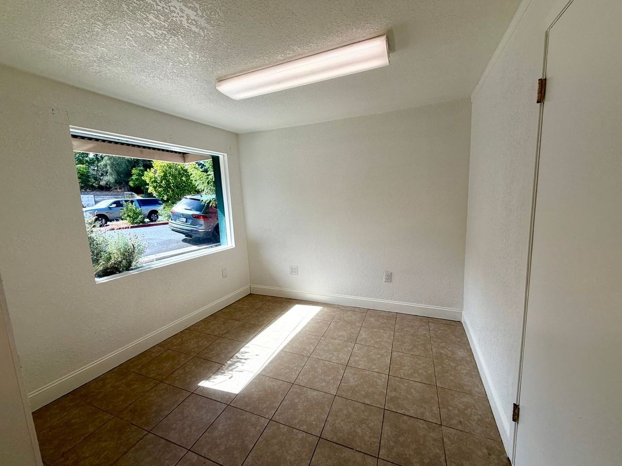 18178 Main St - Photo 5 of 10