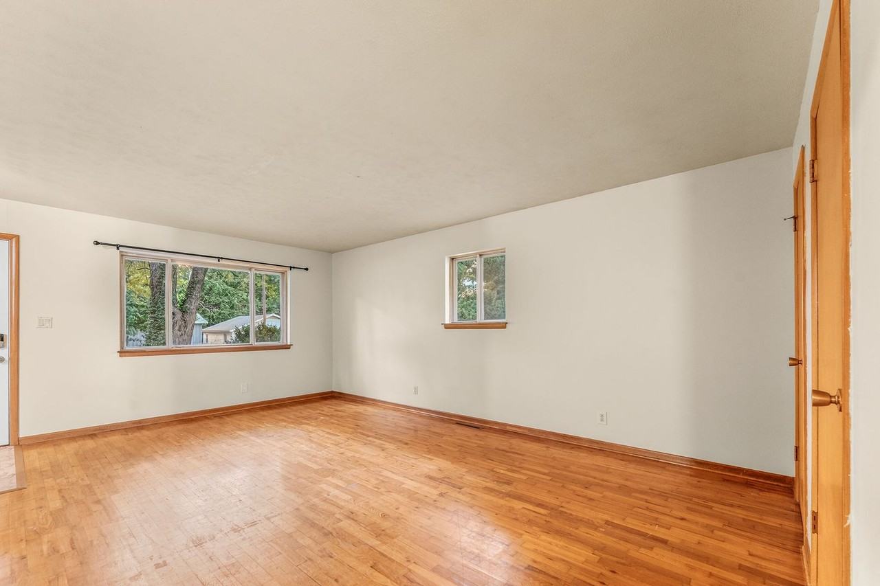 1628 N Marlan Ave - Photo 5 of 19