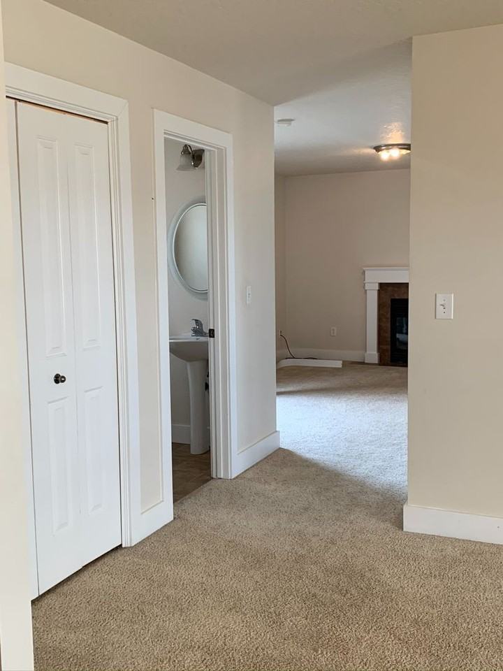 720 Triumph Dr - Photo 4 of 30