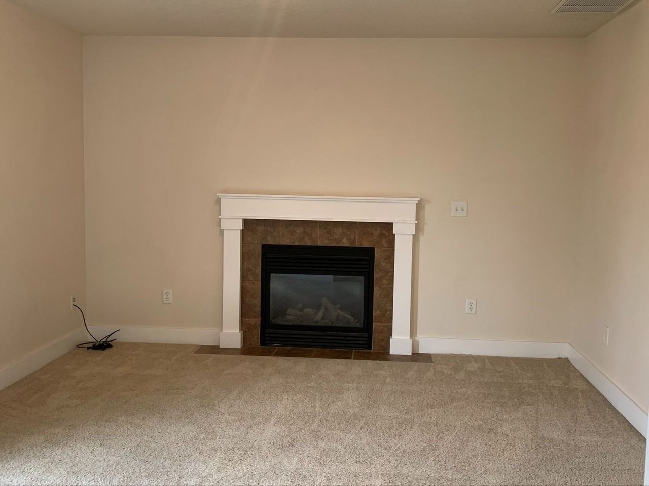 720 Triumph Dr - Photo 5 of 30
