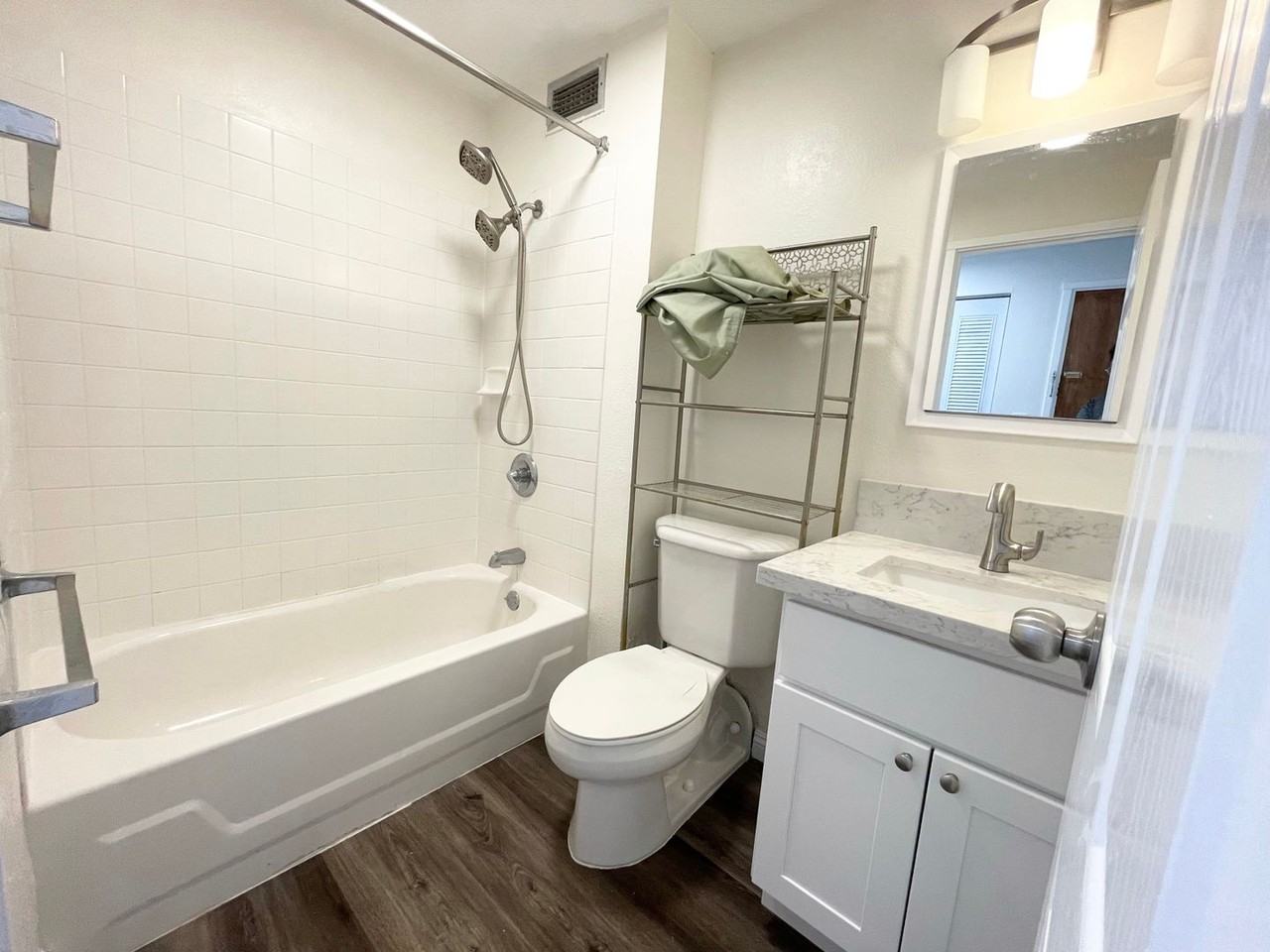 2211 Ala Wai Blvd #3101 - Photo 5 of 17