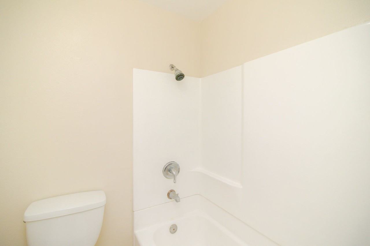 932 Oak Glen Ln - Photo 7 of 36