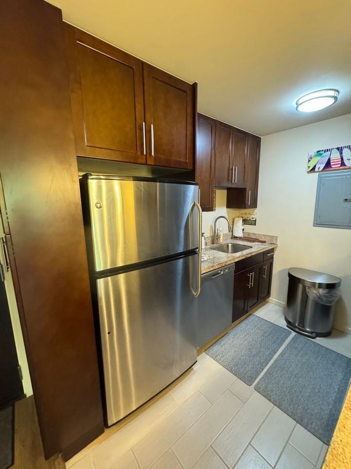 1820 Kaioo Dr - Photo 2 of 16