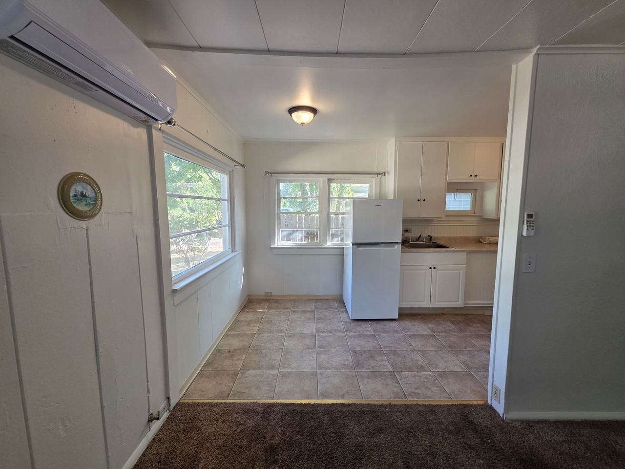 1044 Nw Conklin Ave - Photo 3 of 10