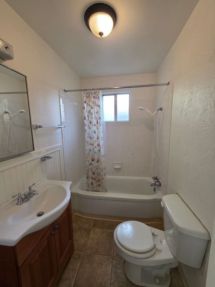 1044 Nw Conklin Ave - Photo 5 of 10
