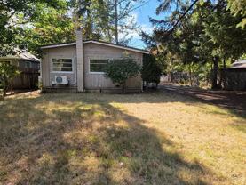 1044 Nw Conklin Ave - Photo 1 of 1