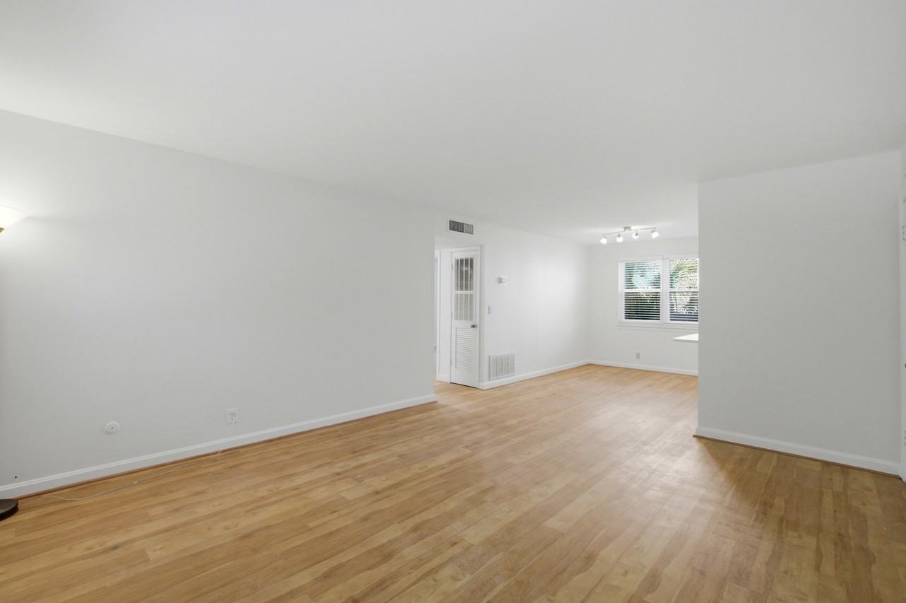 119 Wentworth St #B - Photo 5 of 8