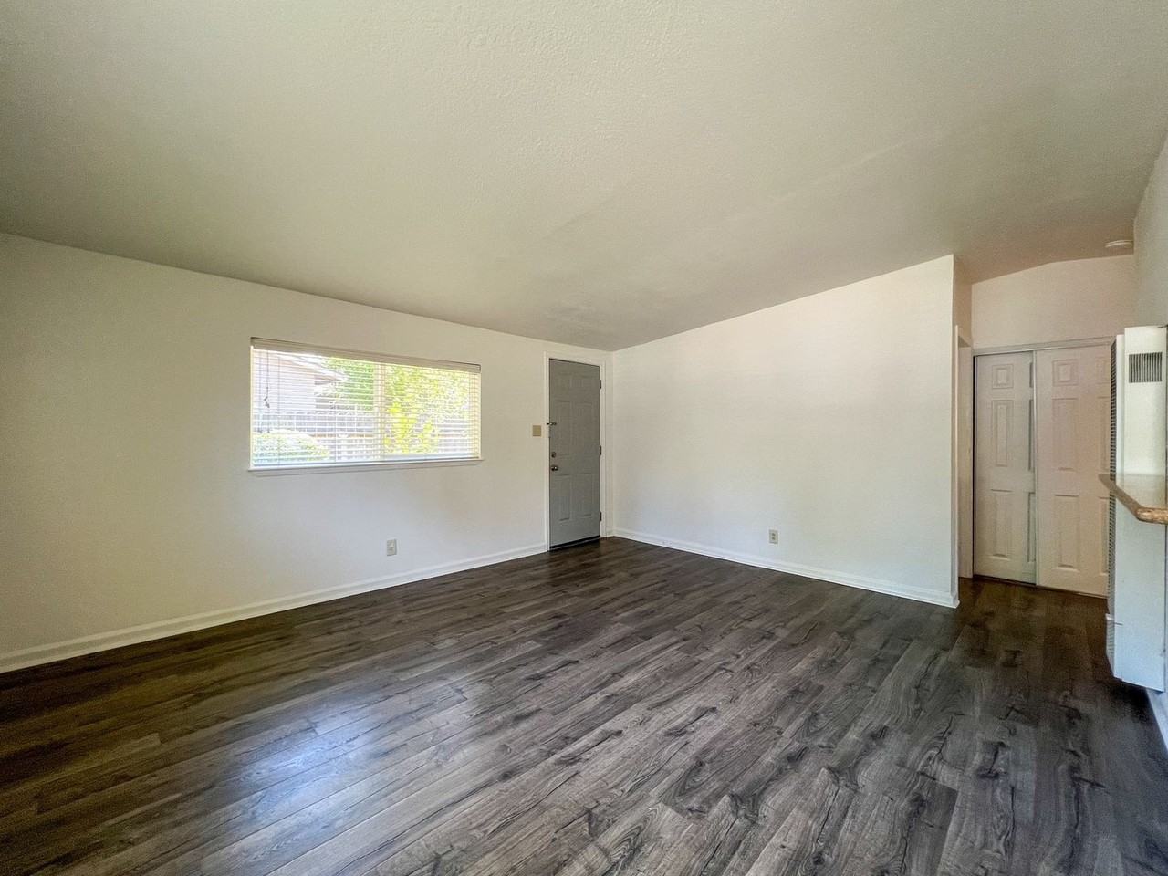 1644 F St - Photo 6 of 15