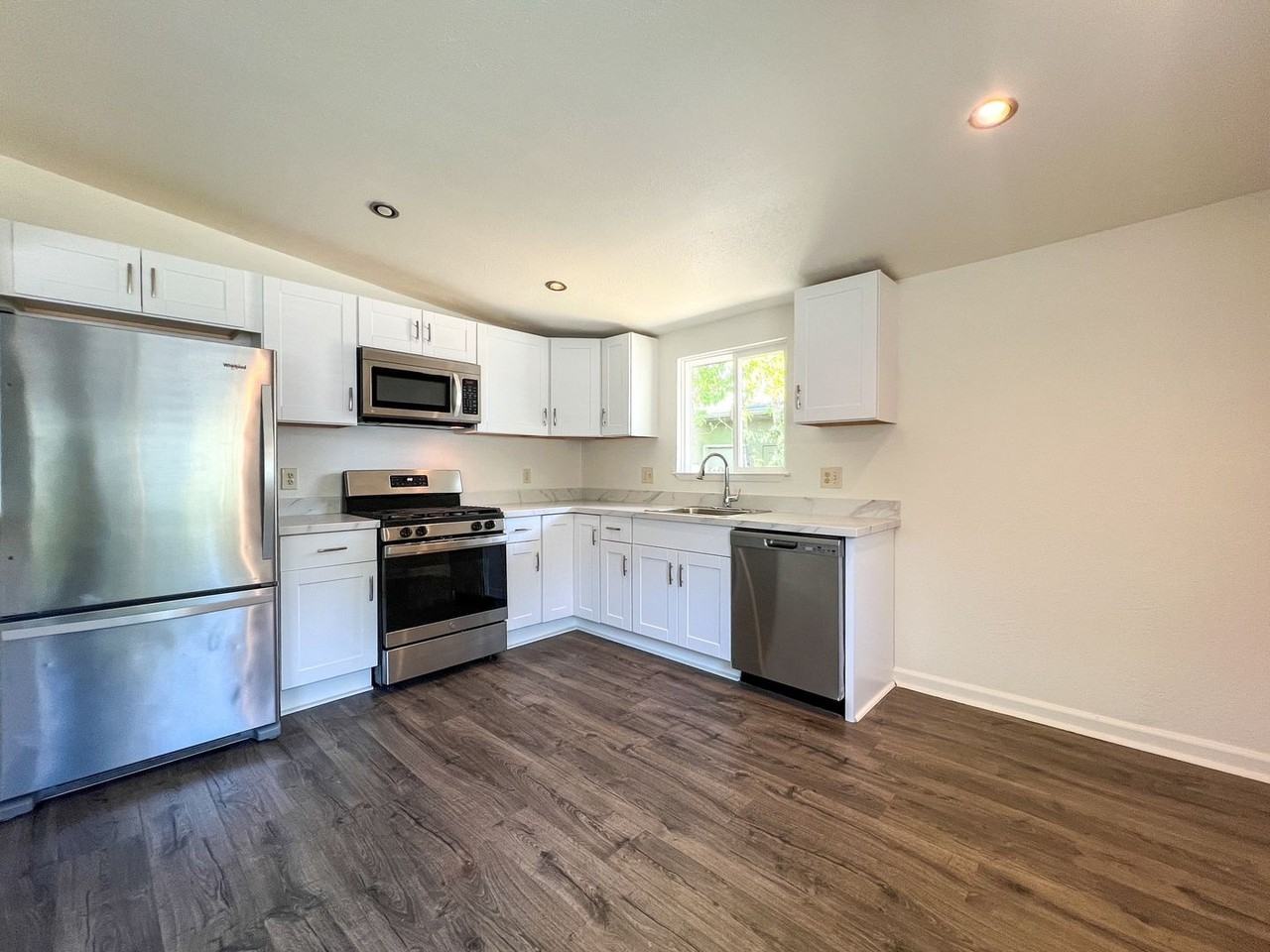 1644 F St - Photo 7 of 15