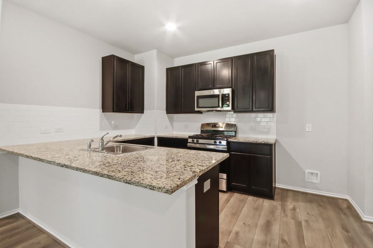 1415 Acorn Meadow St - Photo 2 of 14