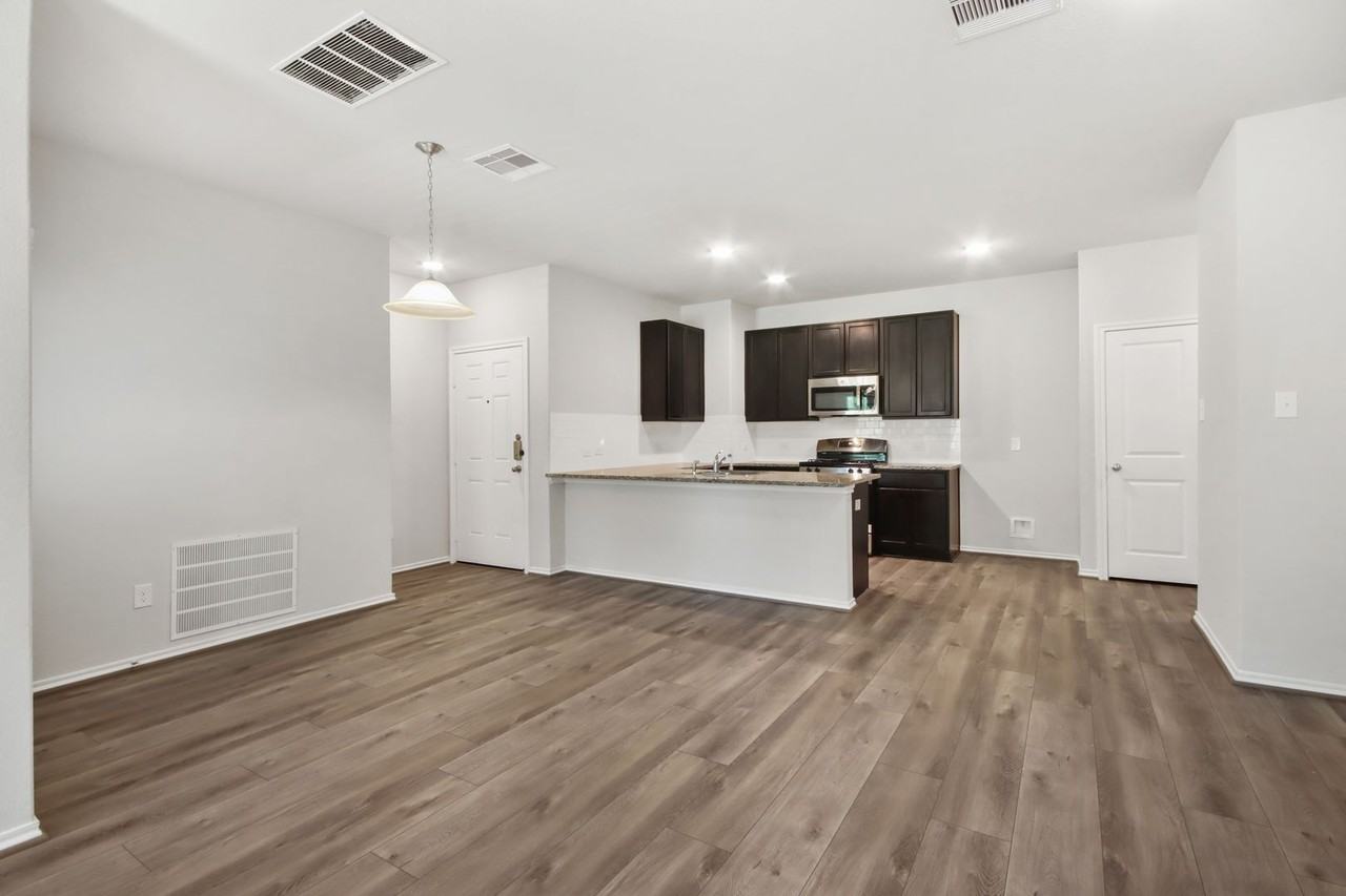 1415 Acorn Meadow St - Photo 4 of 14