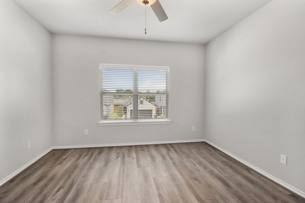 1415 Acorn Meadow St - Photo 5 of 14