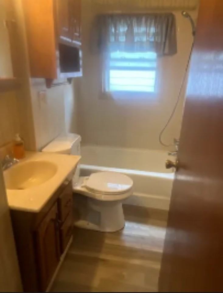 360 Lemert St - Photo 3 of 7
