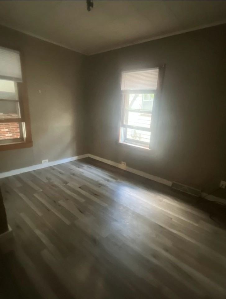 360 Lemert St - Photo 7 of 7