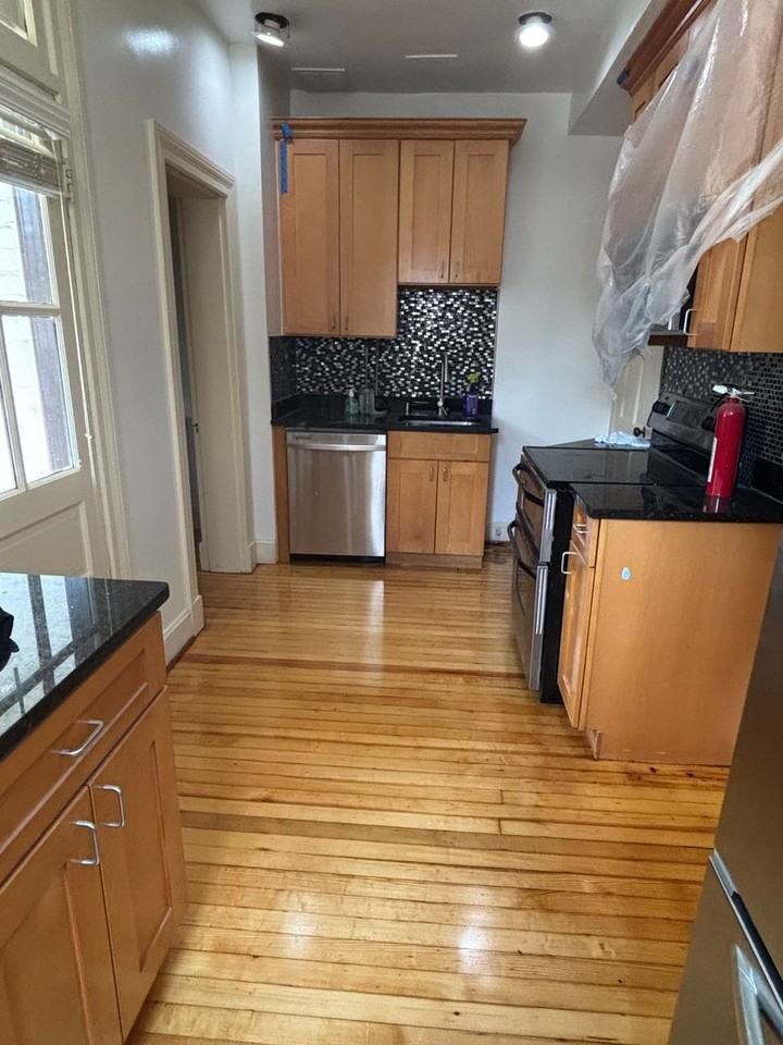 1370 Sheridan St Nw ##Nw - Photo 5 of 24