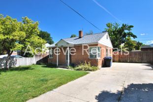 1068 Crescent Dr - Photo 1 of 1