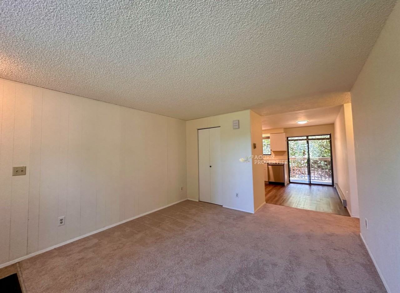 1201 Sw Harrier Cir #102 - Photo 5 of 24