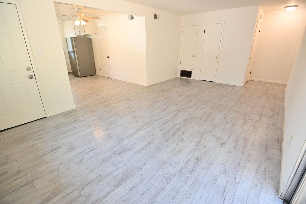 1295 Flora Ave - Photo 5 of 20