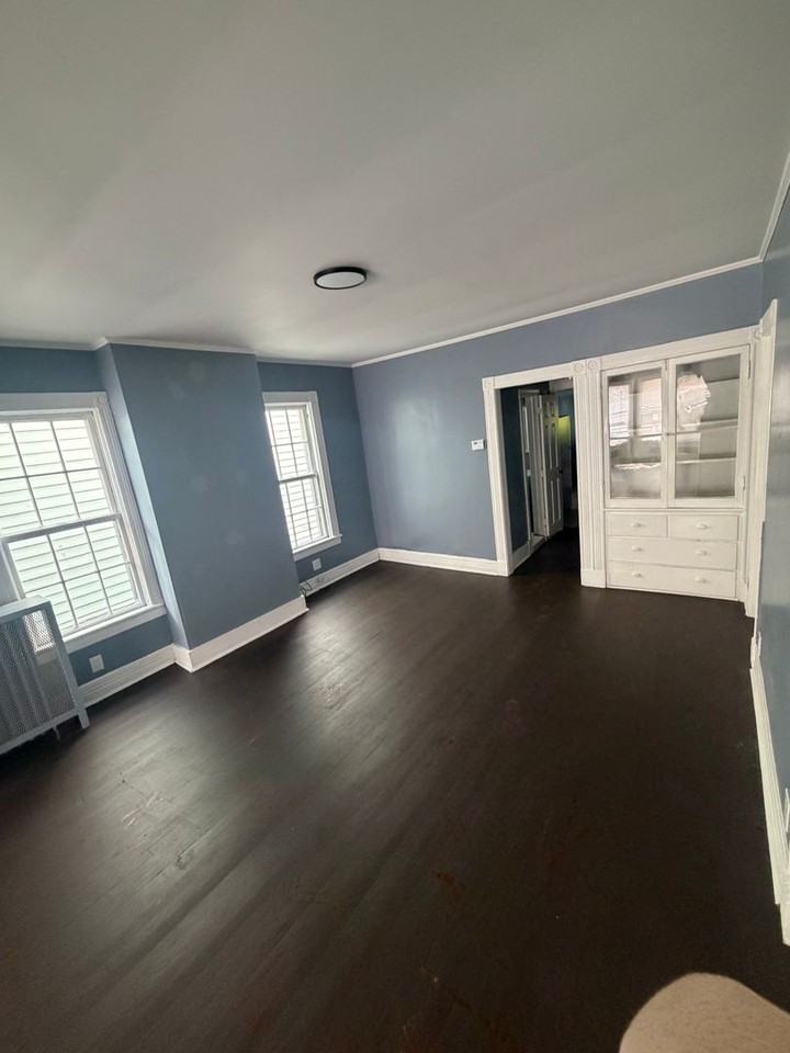 159 Front St - Photo 3 of 11