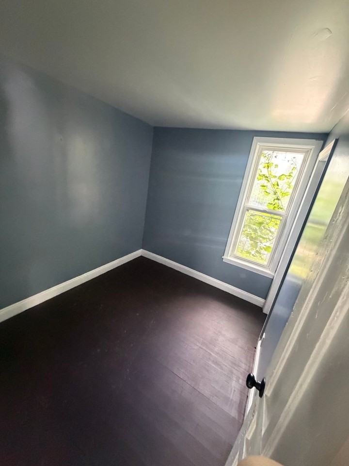 159 Front St - Photo 5 of 11
