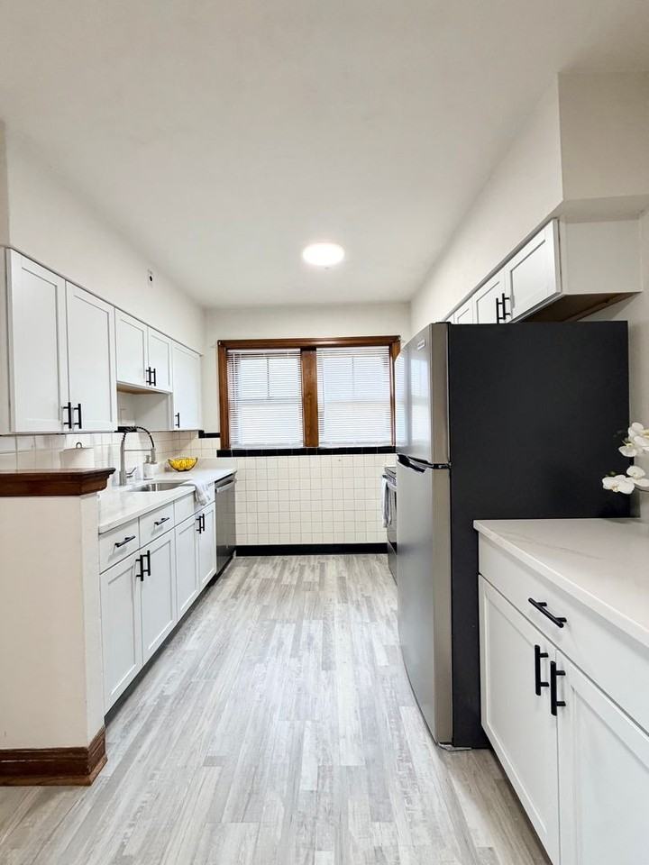 4734 Locke Ave - Photo 5 of 18