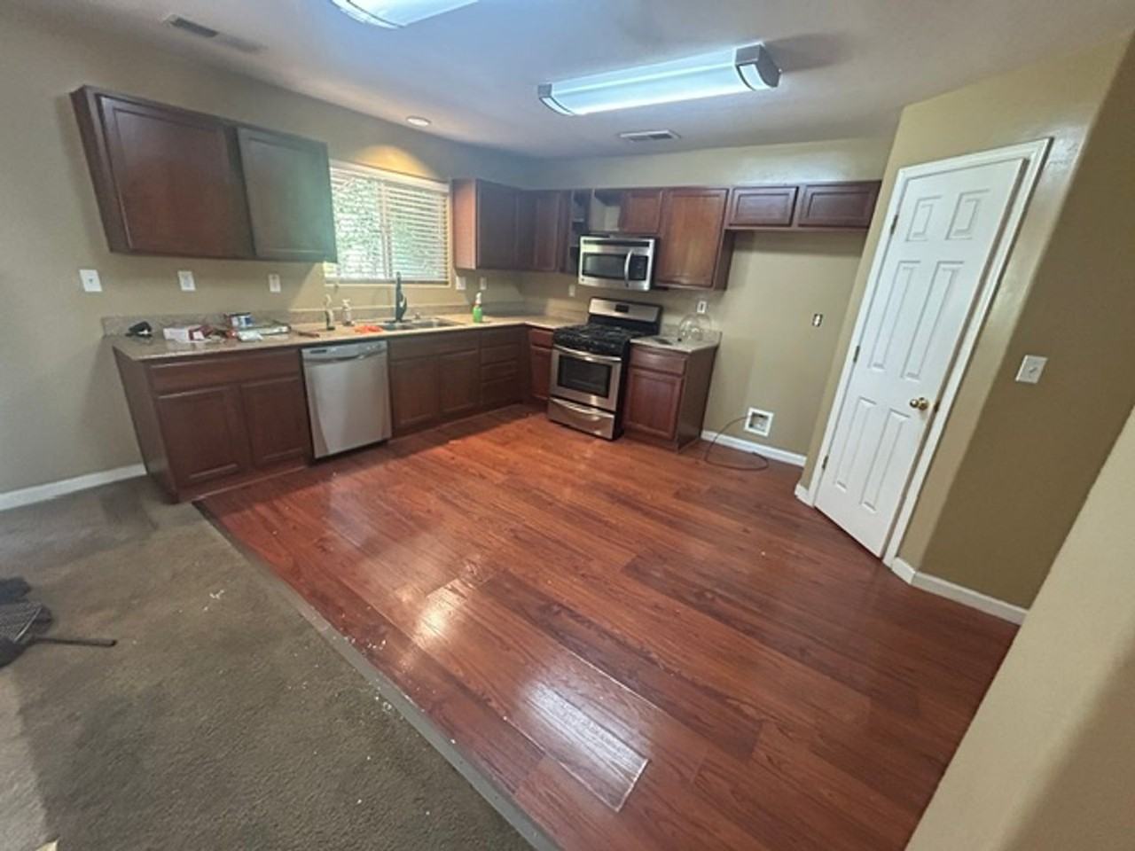 2305 E Dorothea Ave - Photo 4 of 11