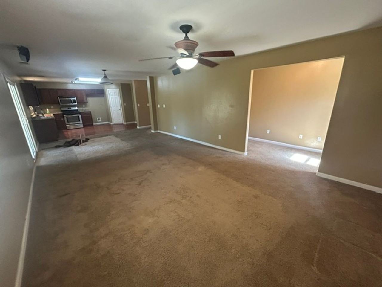 2305 E Dorothea Ave - Photo 5 of 11