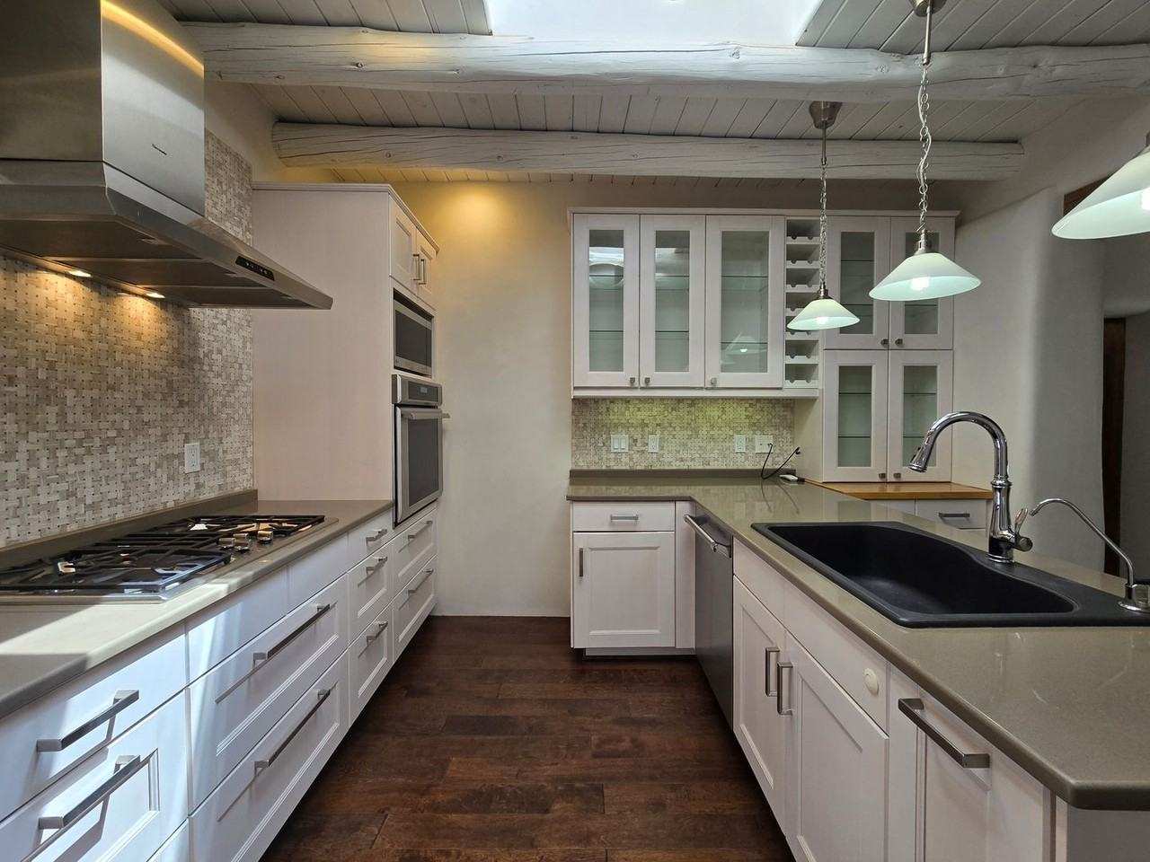 324 Camino Cerrito - Photo 3 of 33