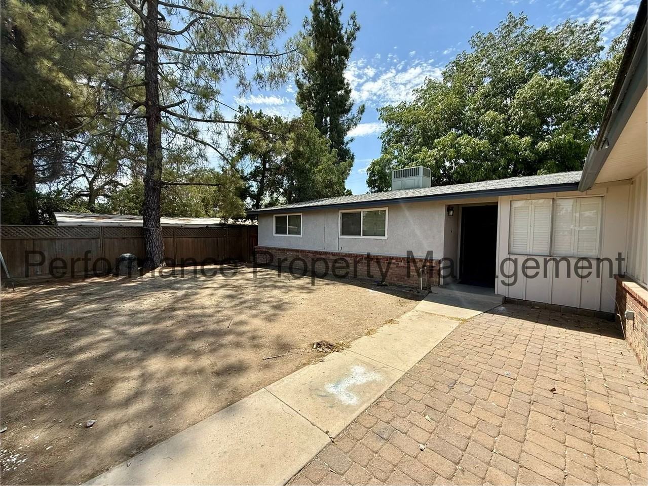 2706 Pasadena St - Photo 2 of 23