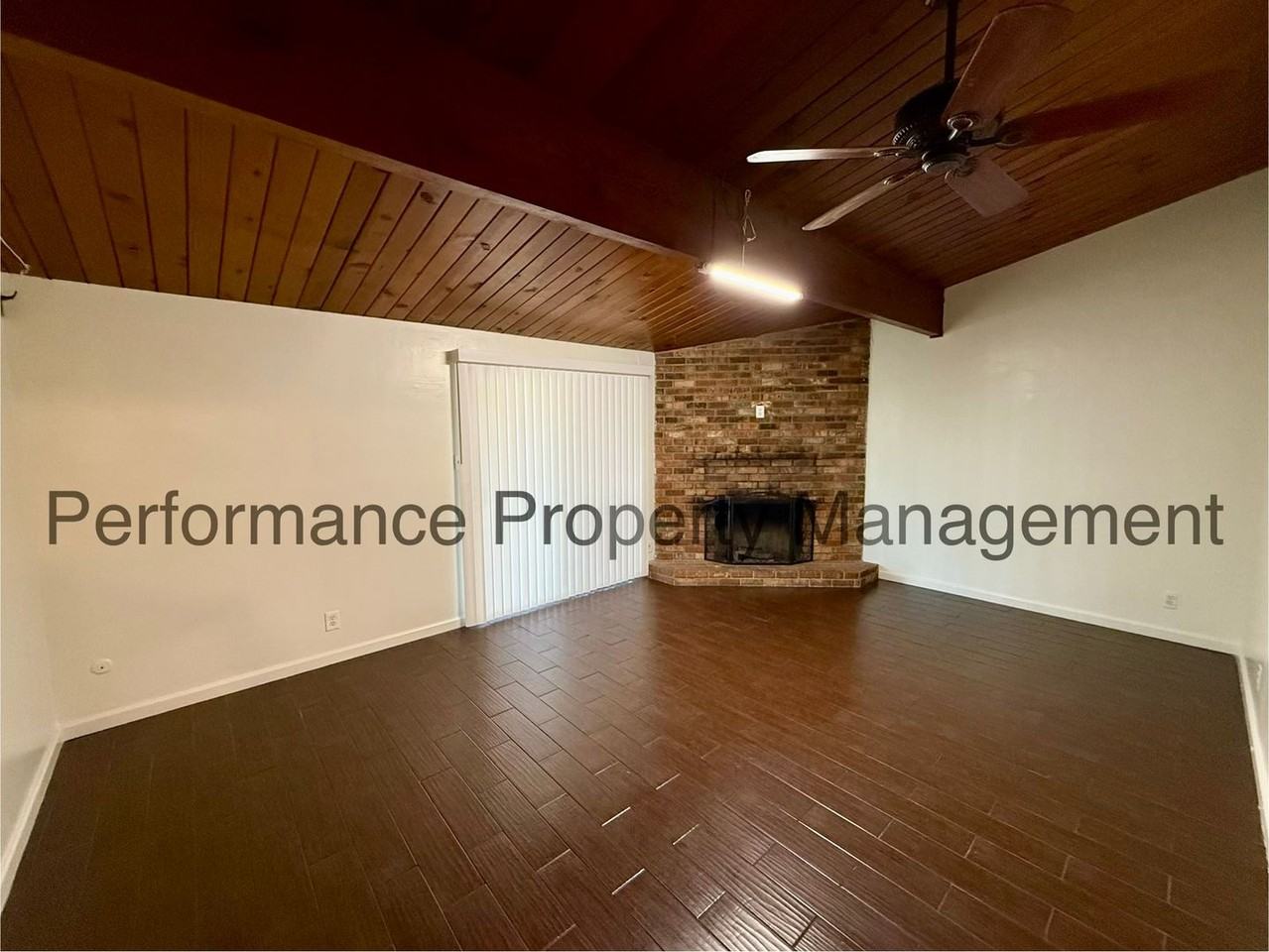 2706 Pasadena St - Photo 4 of 23