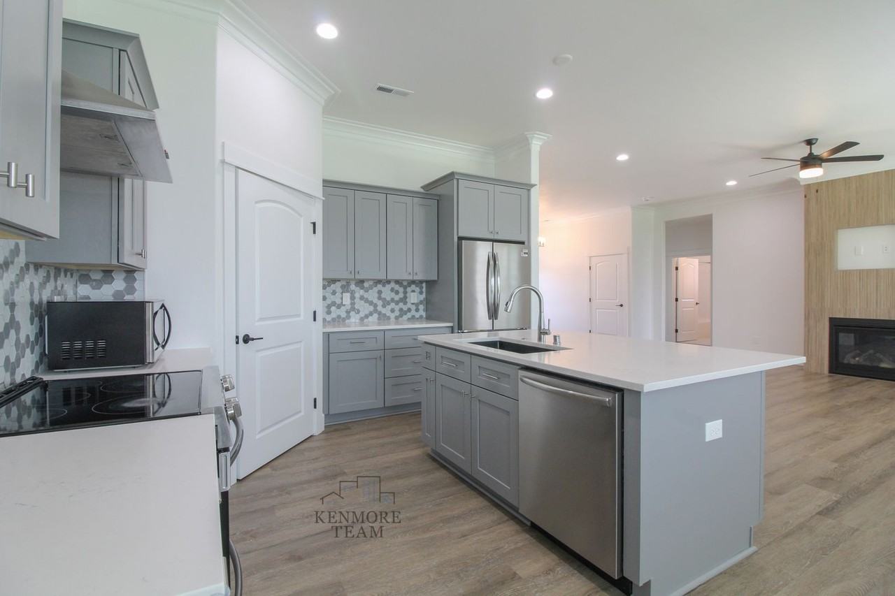 1638 Livorno Ave - Photo 4 of 21