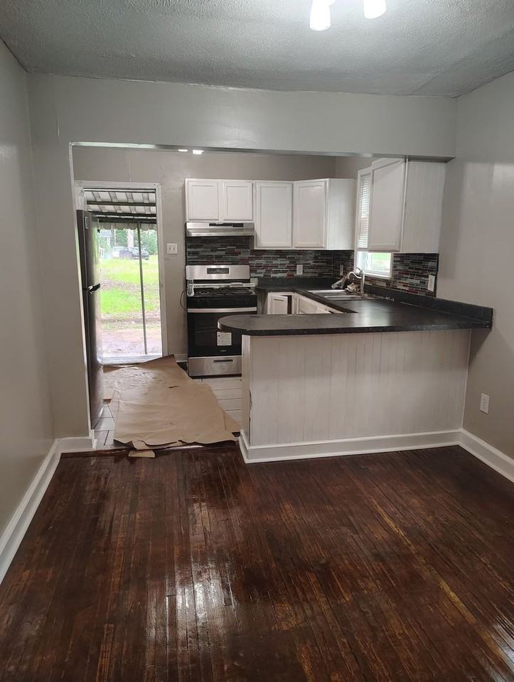 4638 S Mcraven Rd - Photo 2 of 10