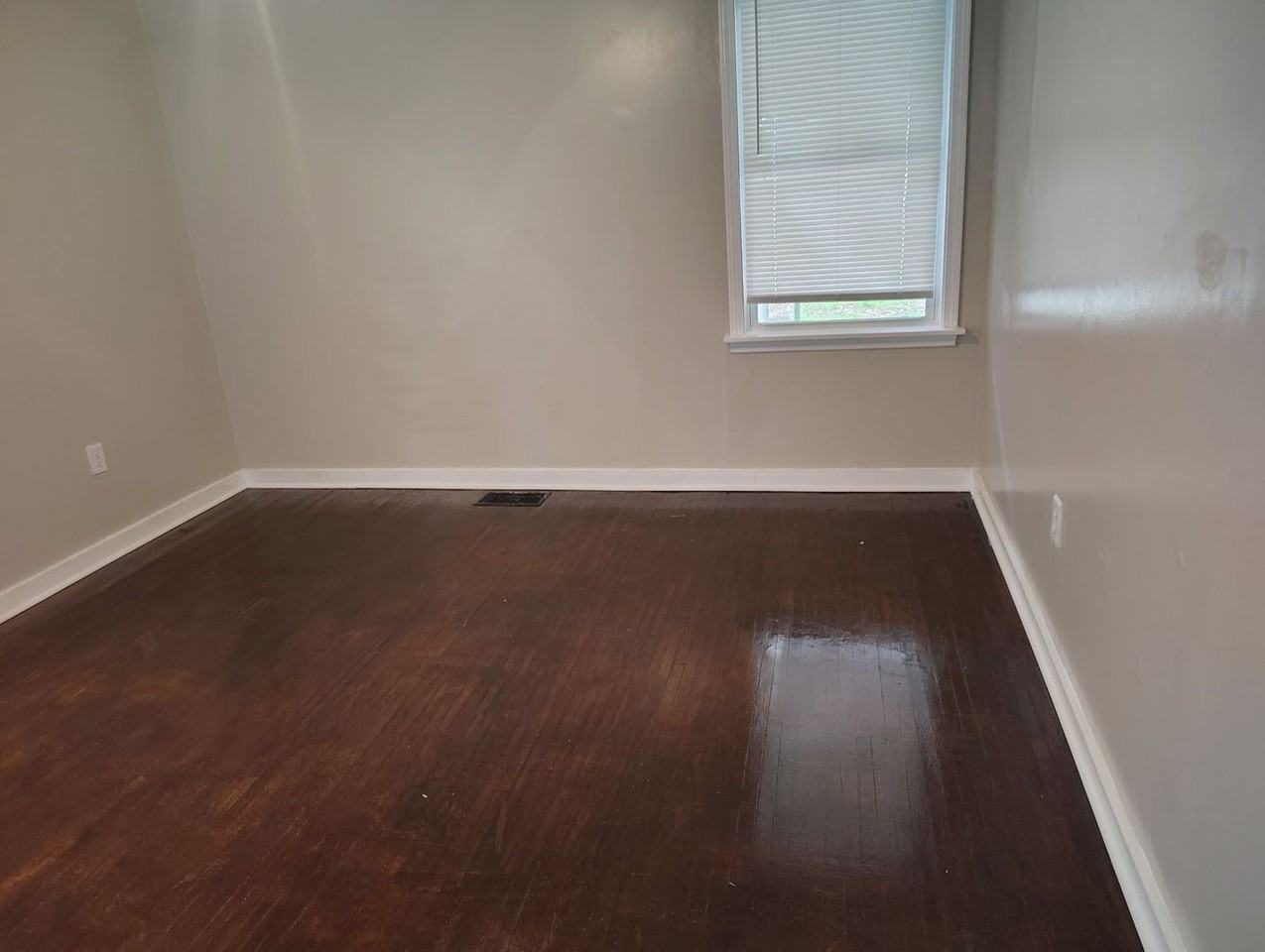 4638 S Mcraven Rd - Photo 7 of 10