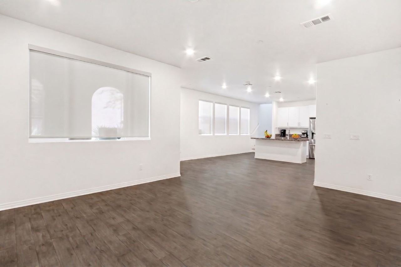 15232 Horizon St #7 - Photo 2 of 10