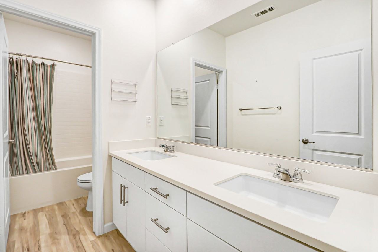 15232 Horizon St #7 - Photo 4 of 10