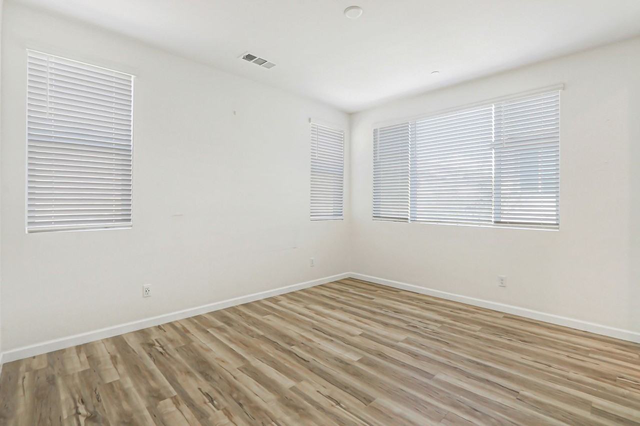 15232 Horizon St #7 - Photo 6 of 10