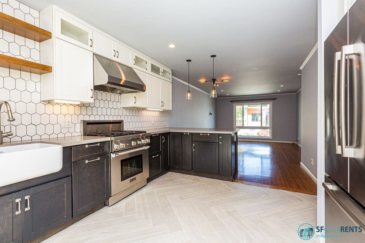 4715 25th St - Photo 2 of 30