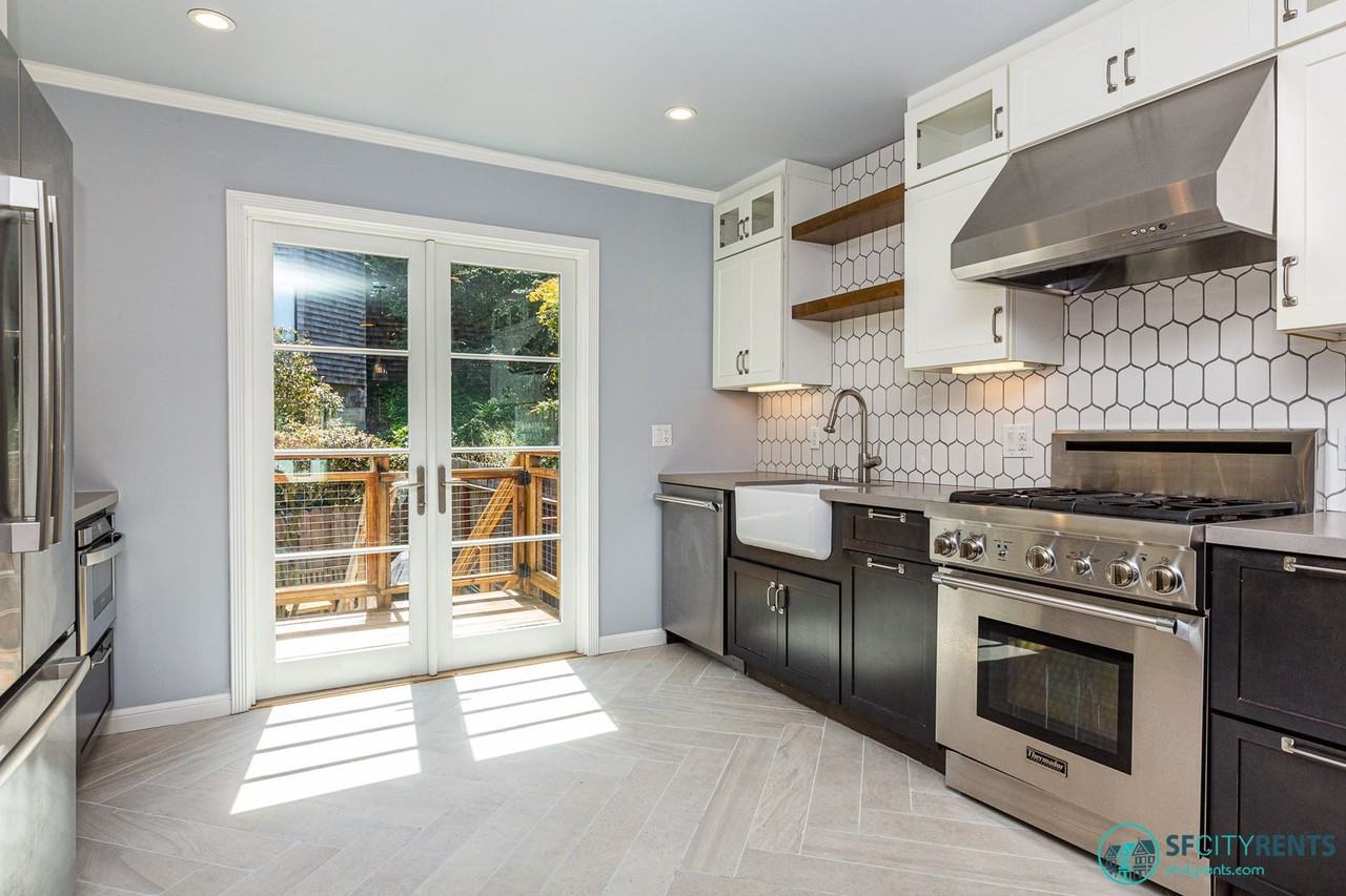 4715 25th St - Photo 4 of 30