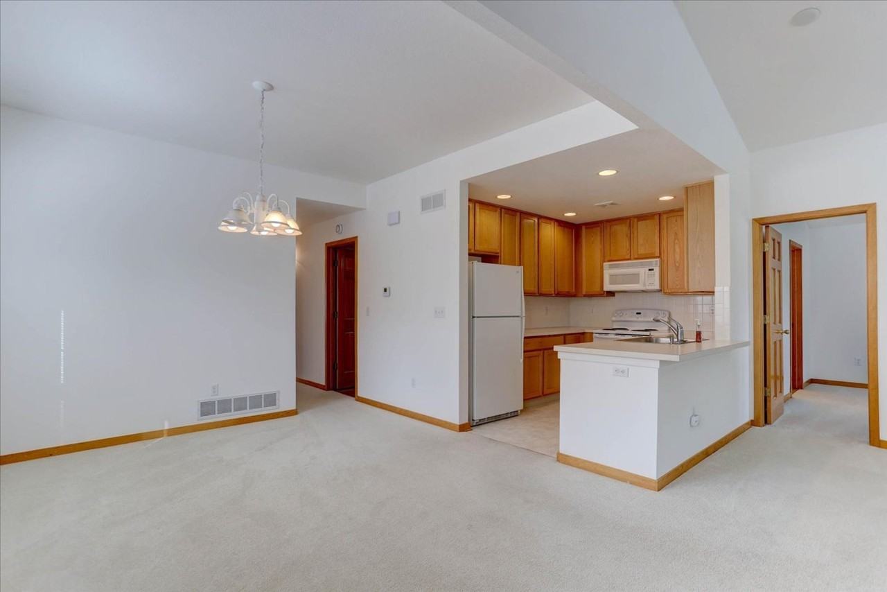 2462 Concord Cir - Photo 3 of 20