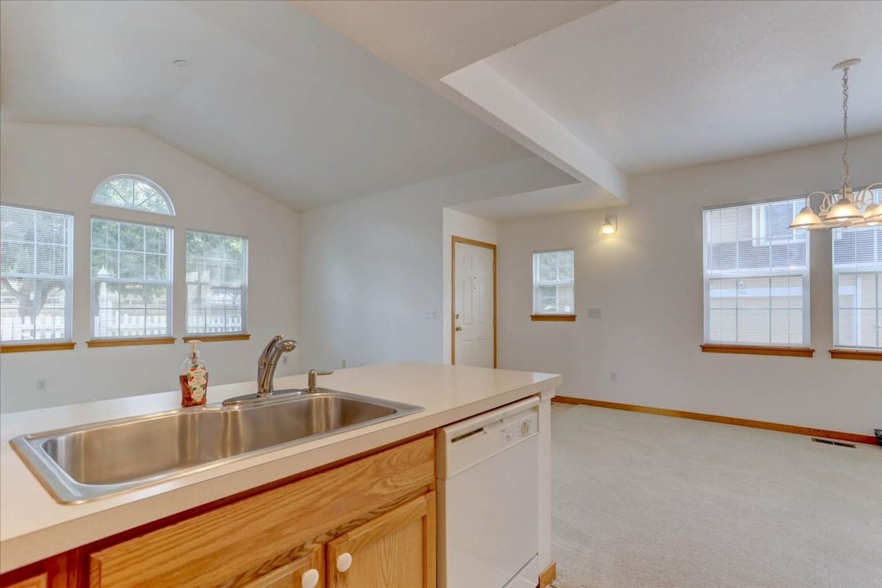 2462 Concord Cir - Photo 6 of 20