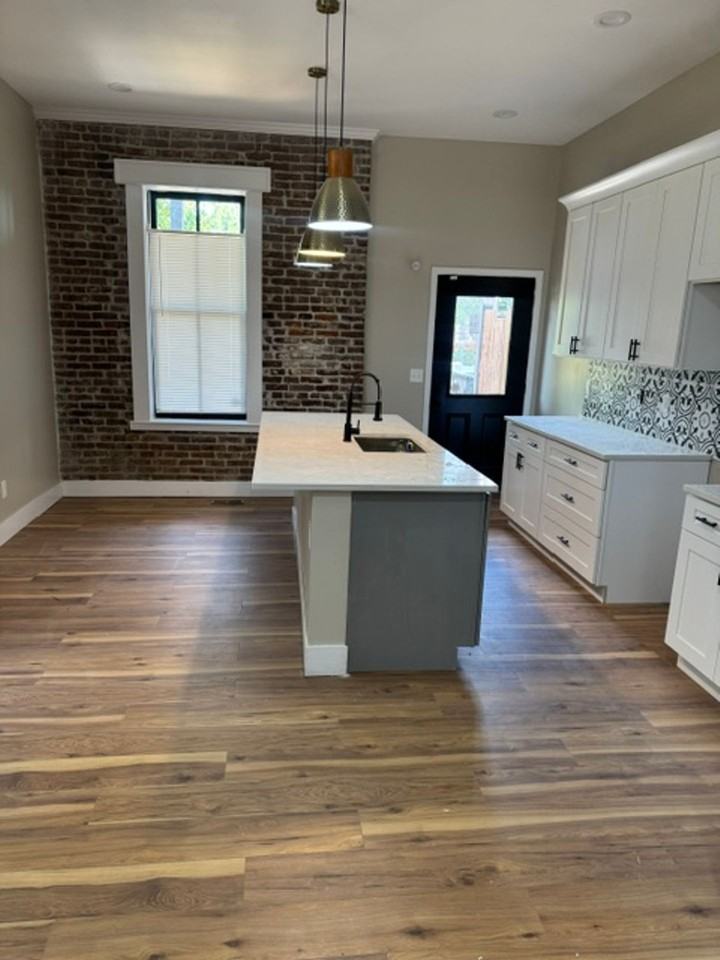 Newly Remolded 3 bed 3 1/2 bath Townhome in Soulard - Photo 5 of 40