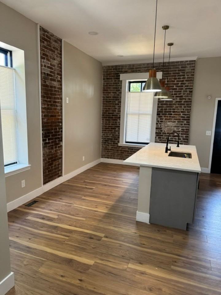 Newly Remolded 3 bed 3 1/2 bath Townhome in Soulard - Photo 6 of 40