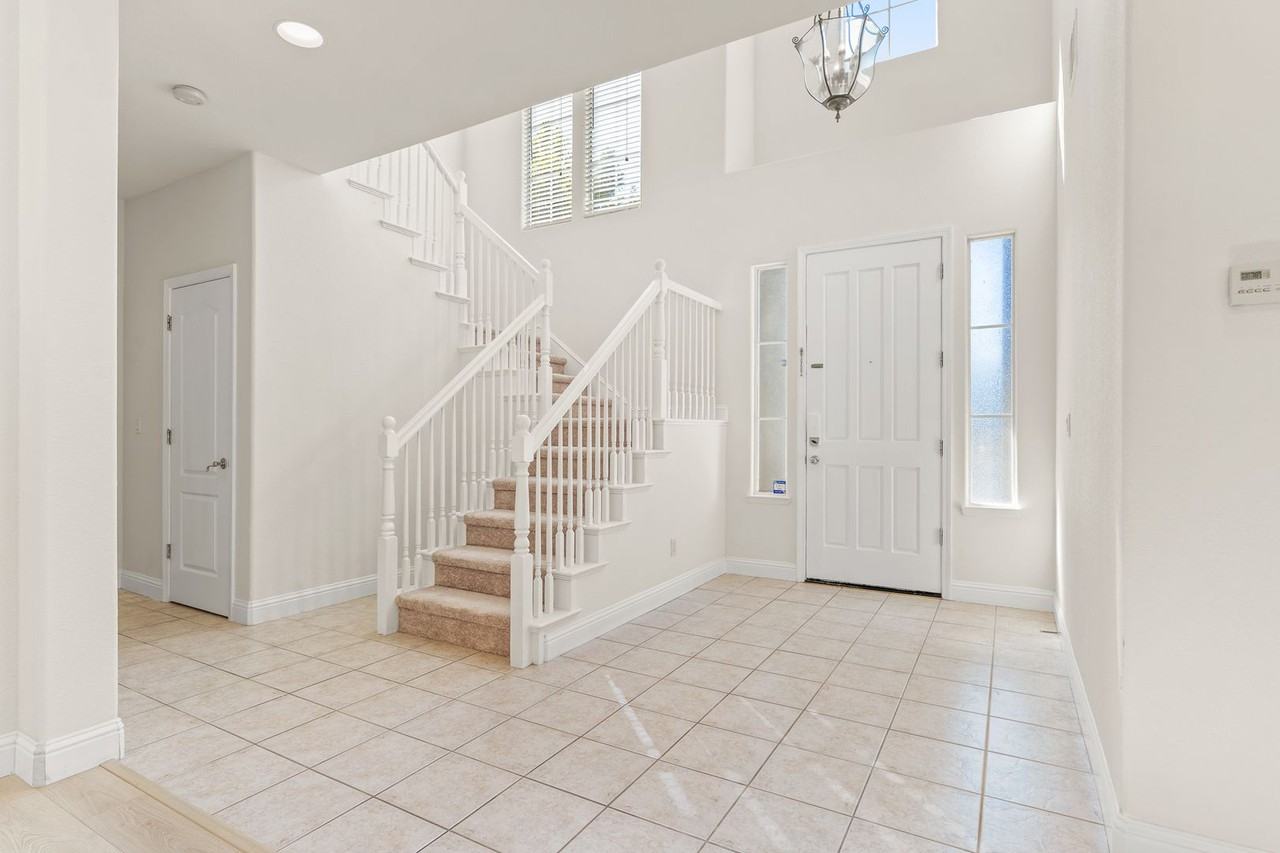 3311 Montevideo Dr - Photo 4 of 50