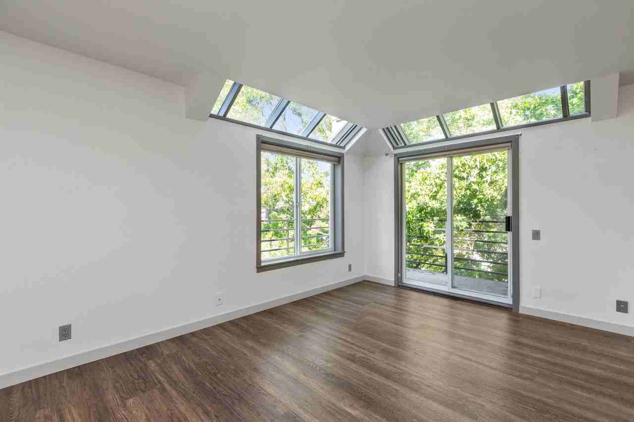 115 W Galer St - Photo 2 of 39