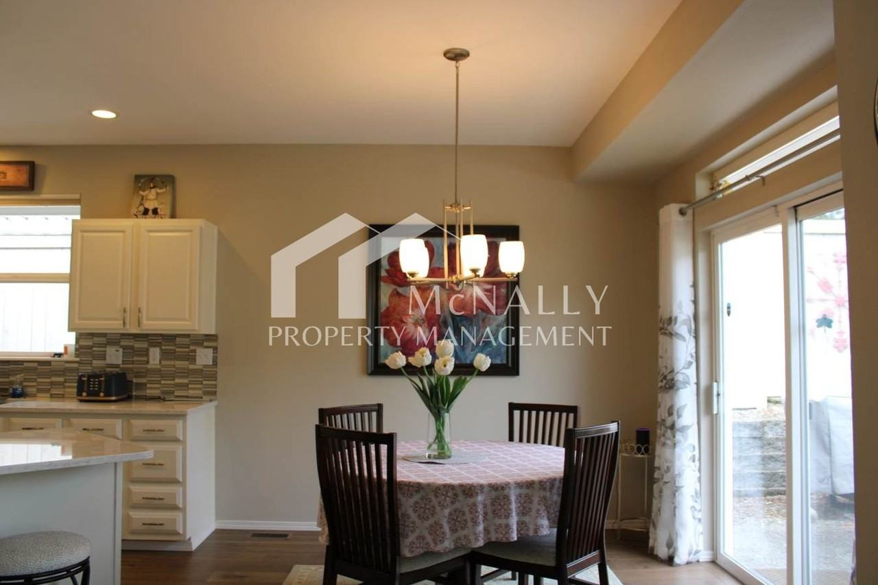 1114 Garden Cir - Photo 4 of 22