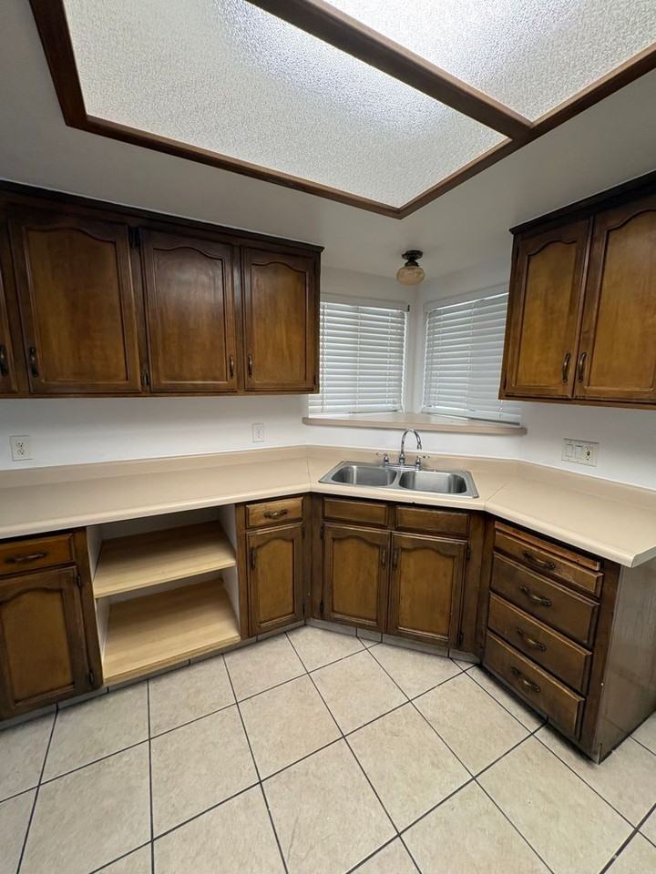 2642 N Fairway St - Photo 2 of 20