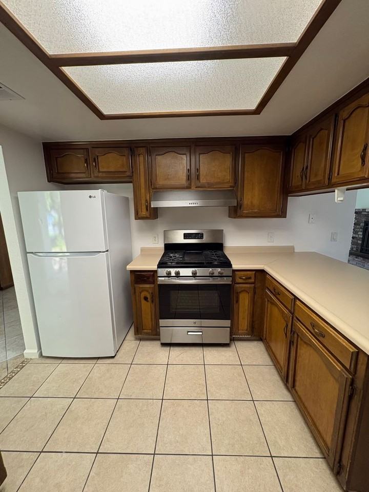 2642 N Fairway St - Photo 3 of 20