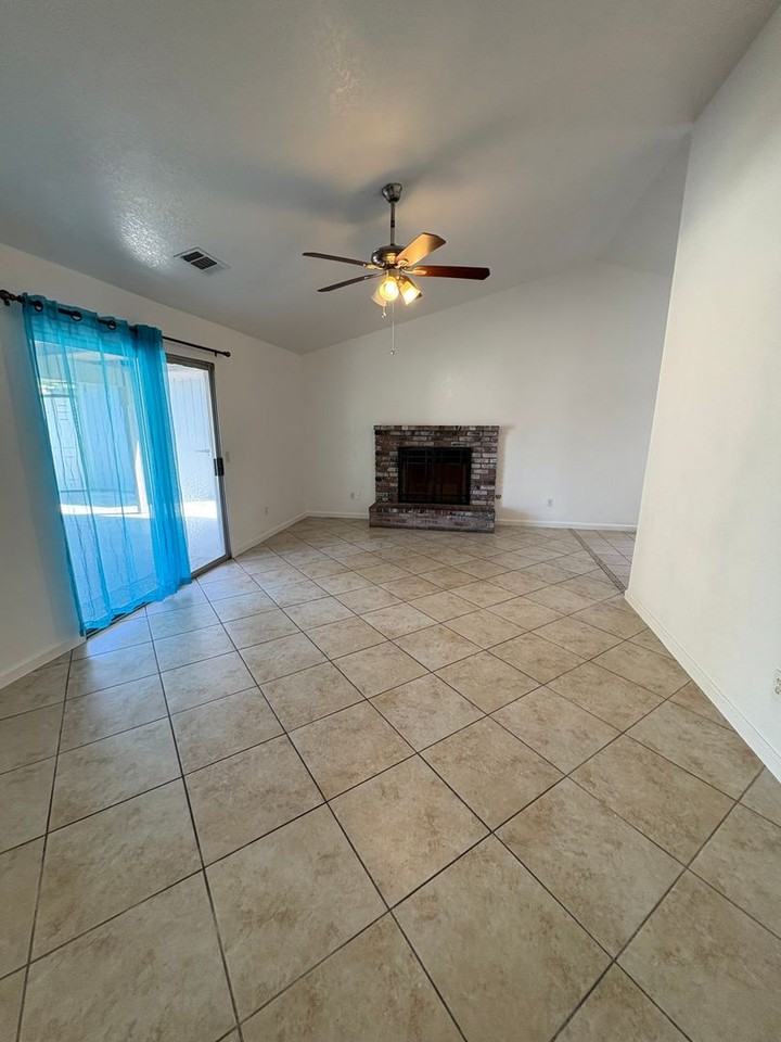 2642 N Fairway St - Photo 6 of 20