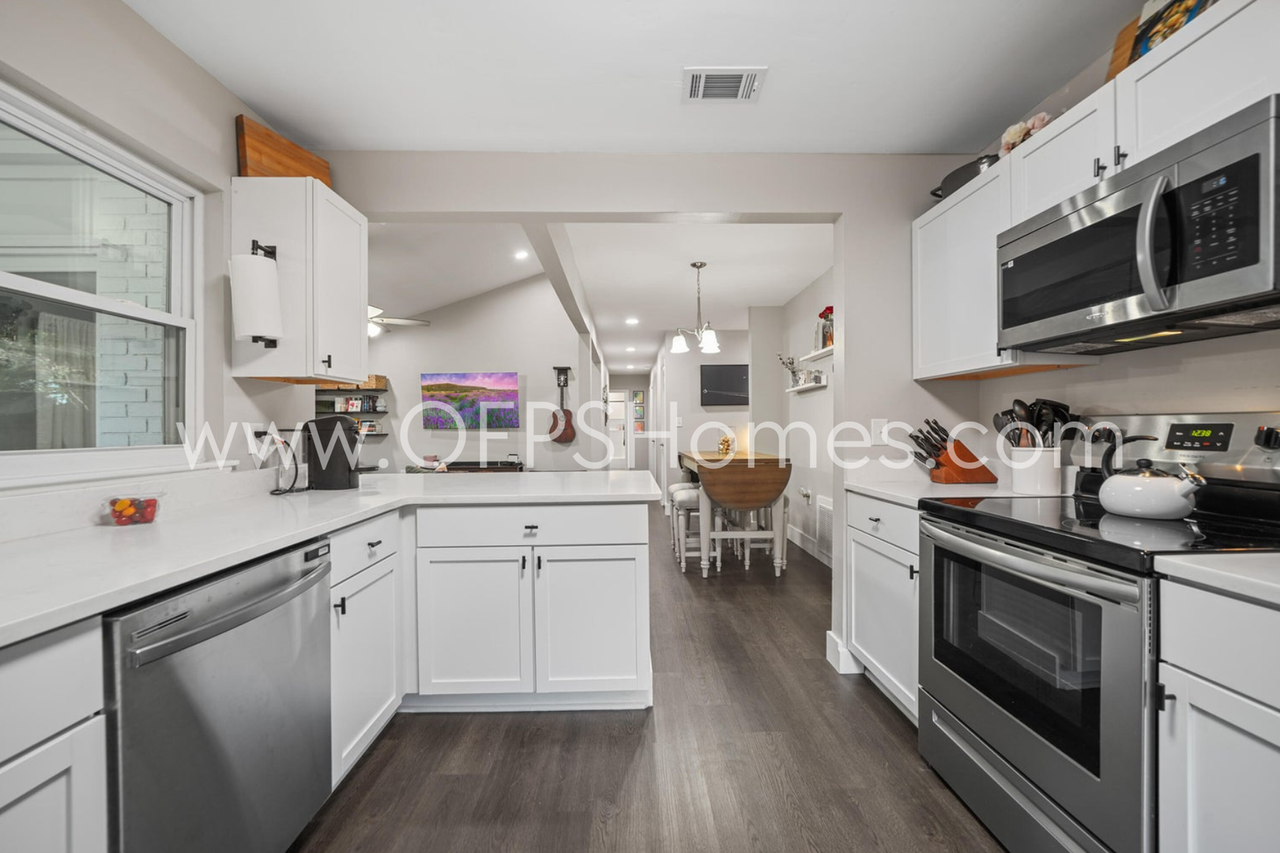 39 9th St - Photo 4 of 32