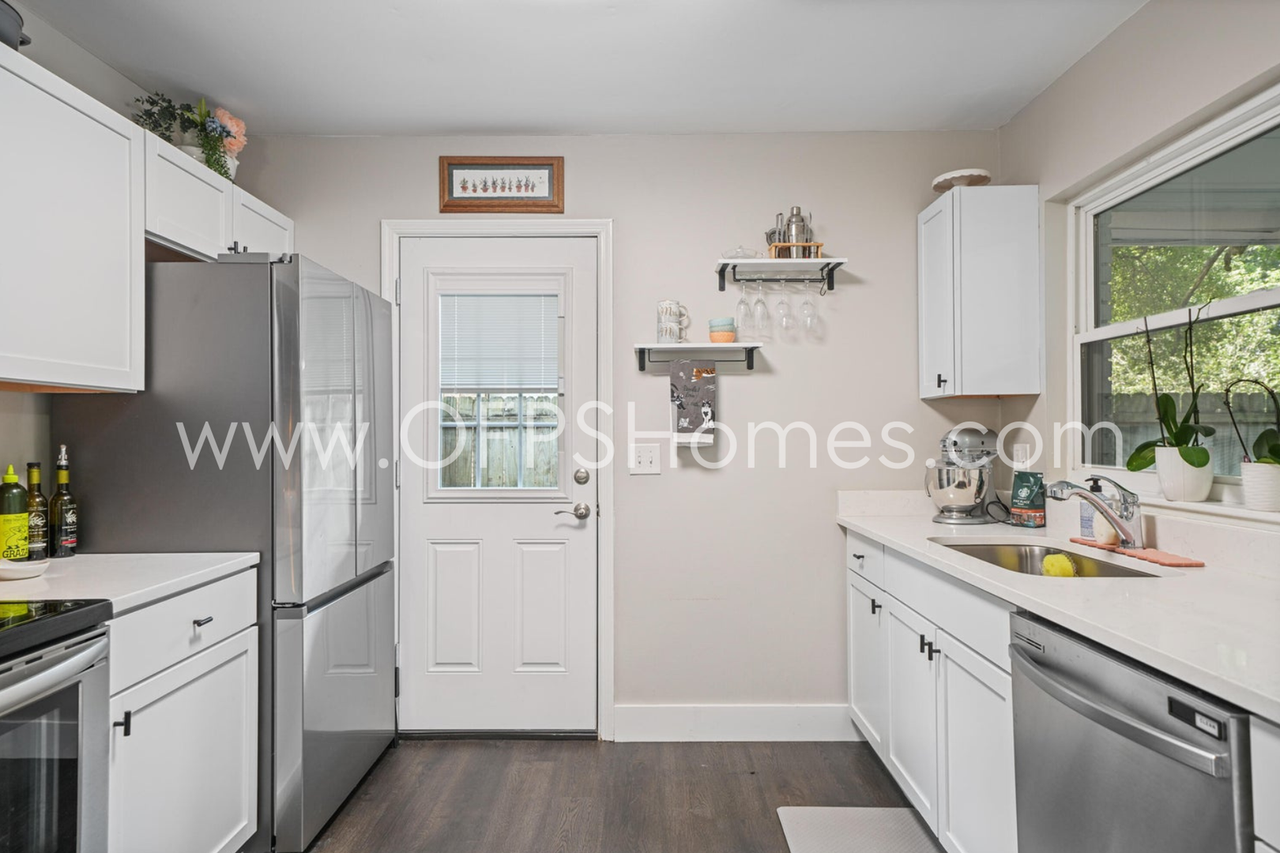 39 9th St - Photo 7 of 32